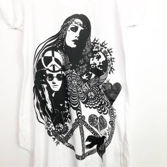 𝅺Lauren Moshi white T-shirt with black graphics peace on earth - Picture 4 of 13